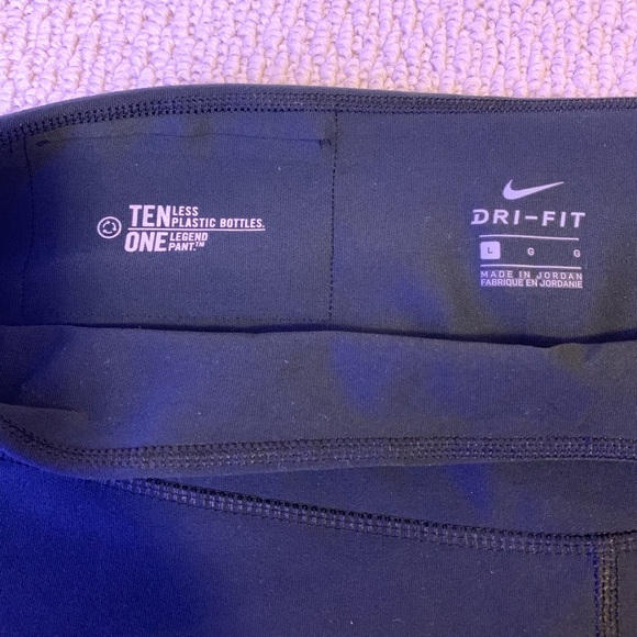 Nike yoga pants - Picture 3 of 3